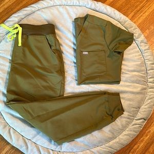 Figs Scrub Set-Martini Olive